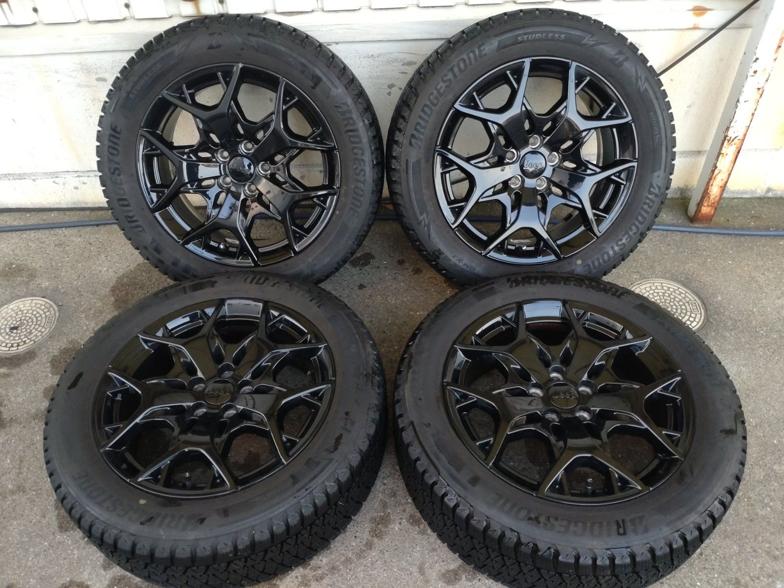 Jeep Commander ジープ コマンダー クロスブラック 18インチ 7 5 J 40 110 H ブリヂストン BLIZAKK DM V 3 235 55 R 18 MOPAR