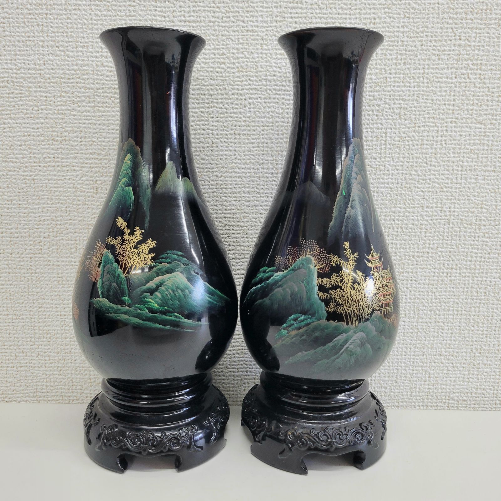 陶器の飾り壺、花瓶、 木箱付き 陶器の飾り壺、花瓶、 木箱付き