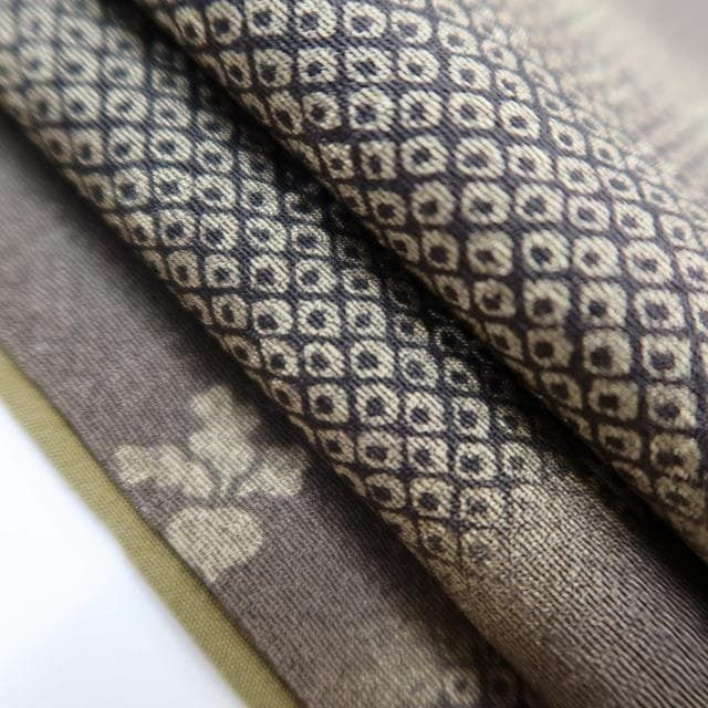 着物 素朴でいて味わい深い市松に蕪の美味しいアクセント”小紋