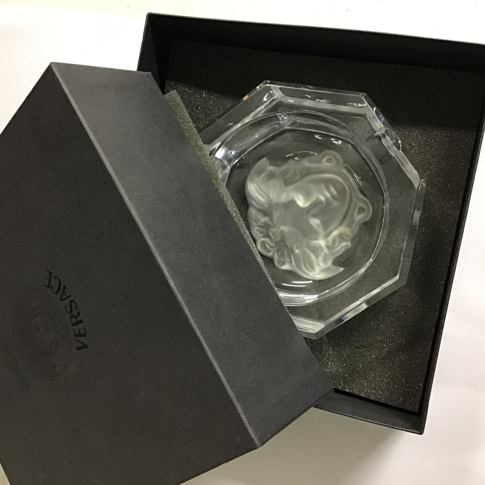 八戸85-3-20251205】VERSACE ヴェルサーチェ 灰皿 (60) - メルカリ