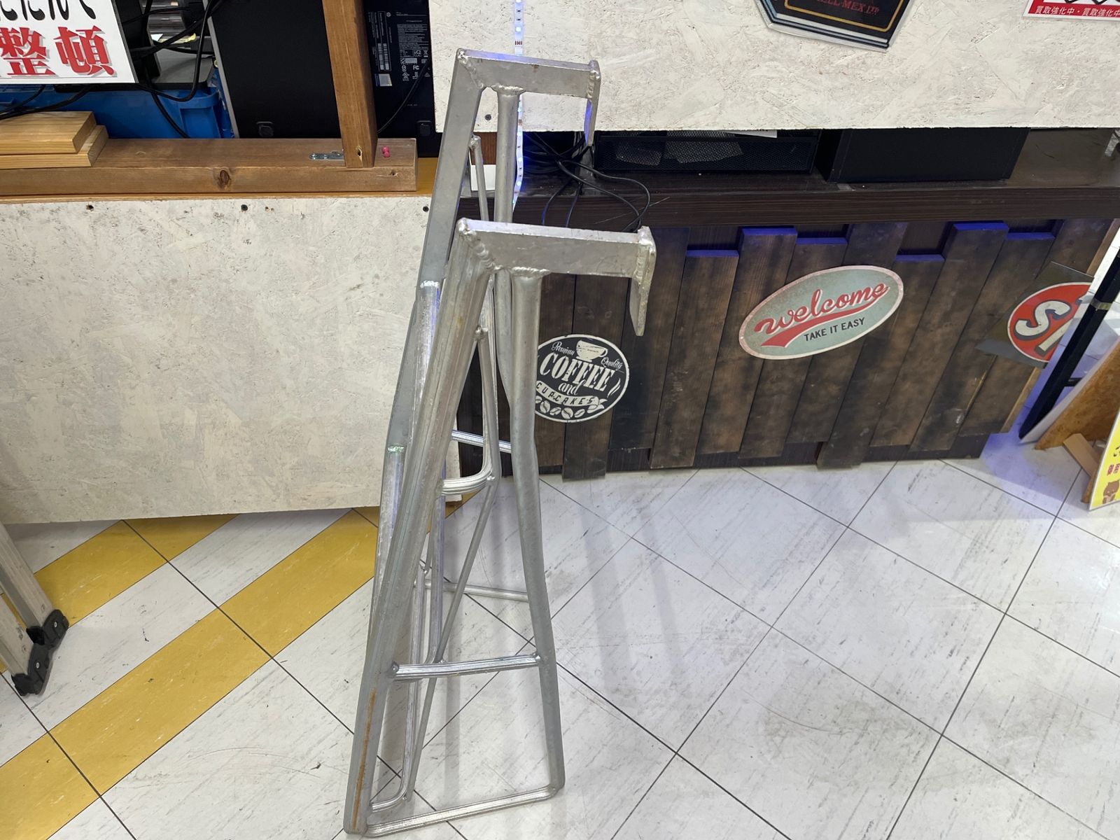 送料無料！【中古Bランク】メーカー不明　トラック用荷台ハシゴ　ステップ　幅300mm高さ960mmアクトツール富山店大福