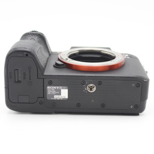 フルサイズ ミラーレス一眼カメラ