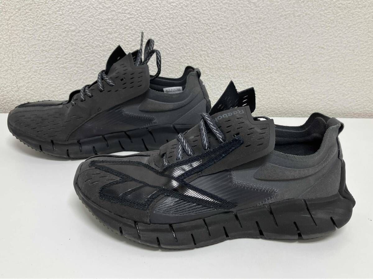 オールブラック スニーカー