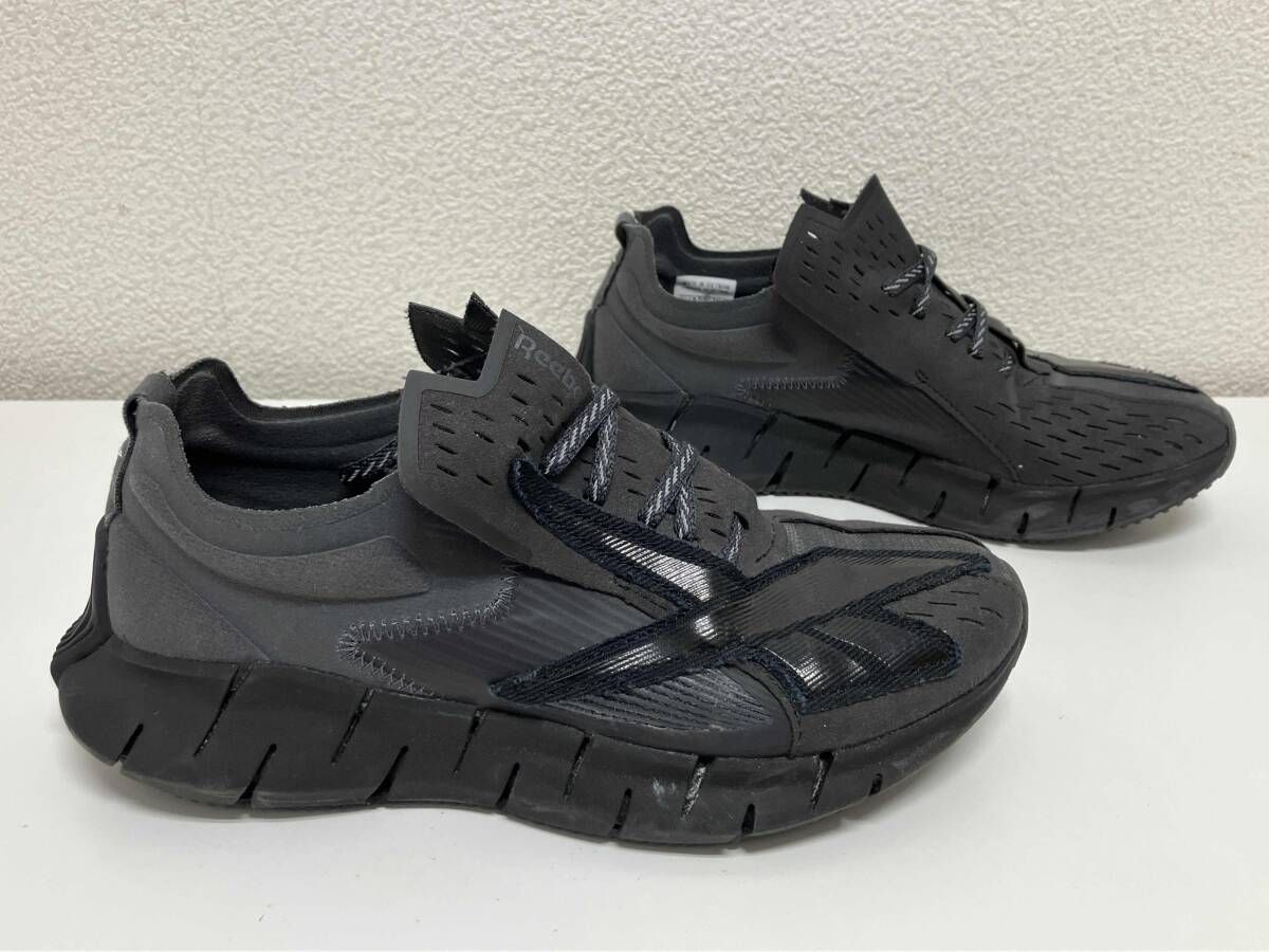 オールブラック スニーカー