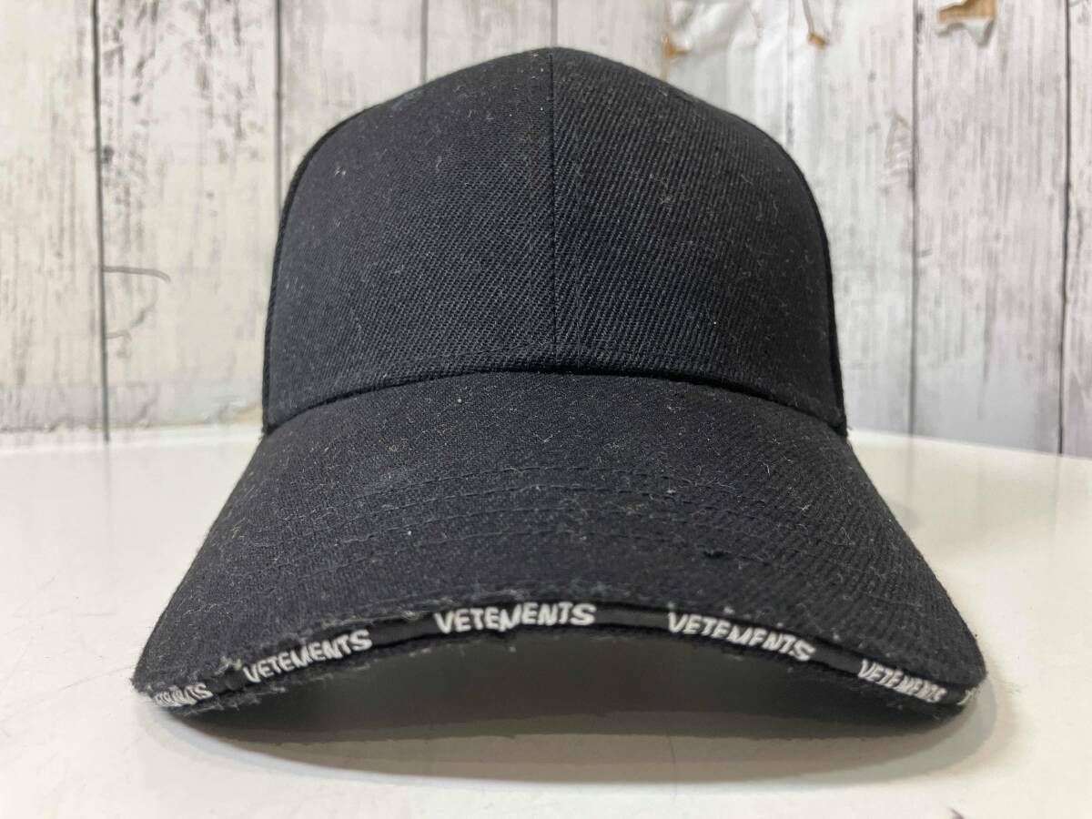 VETEMENTS ヴェトモン 17SS ブラック MSS17VR3 ラインロゴ ベース