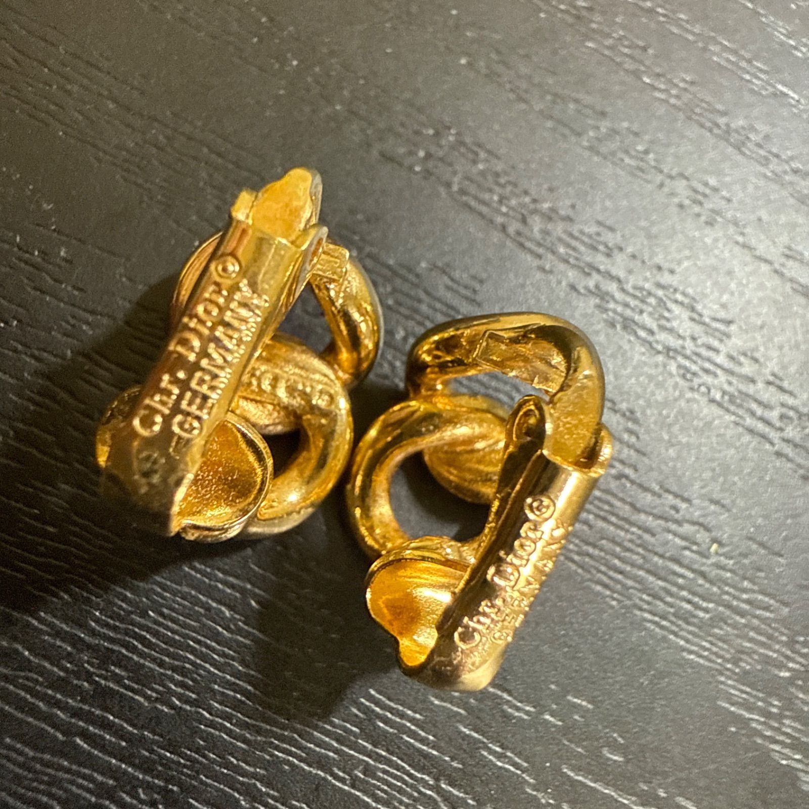 クリスチャンディオール ラインストーン付きリボンモチーフイヤリング