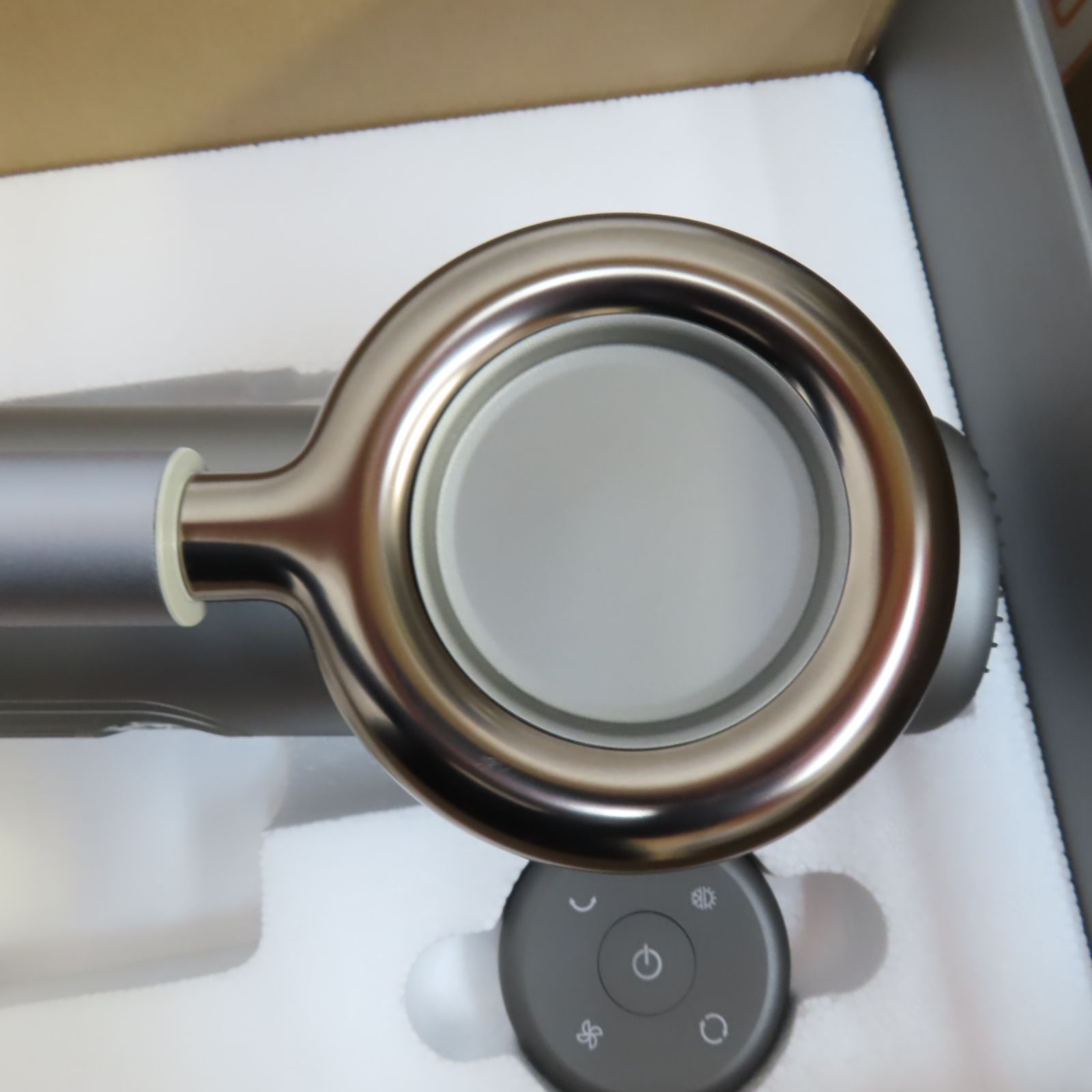  ♥展示品 quad クワッズ BISARA ハンズフリー スタンド ヘアドライヤー BSR 002 グレー 2025年製 QUADS 動作品 ドライヤー ヘアドライヤー