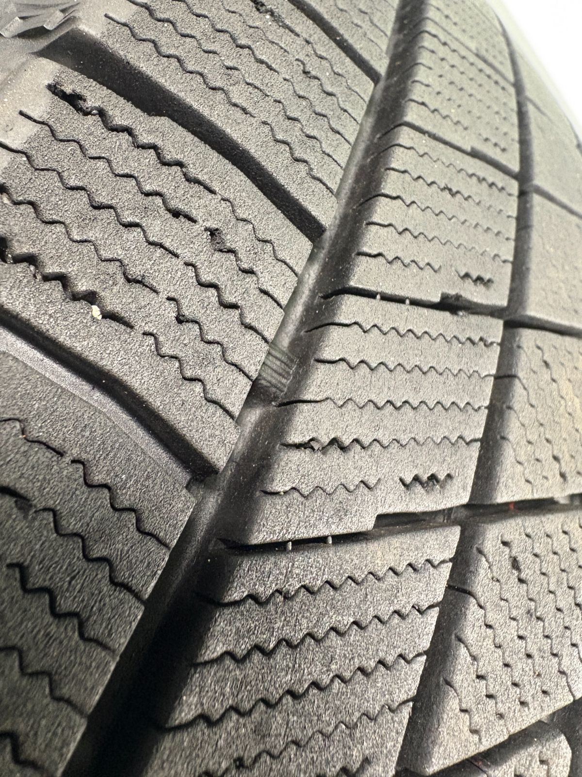  215 60 R 16 ブリヂストン VRX 3 製 2本 冬 タイヤ スタッドレス TA 847 16インチ スタッドレス