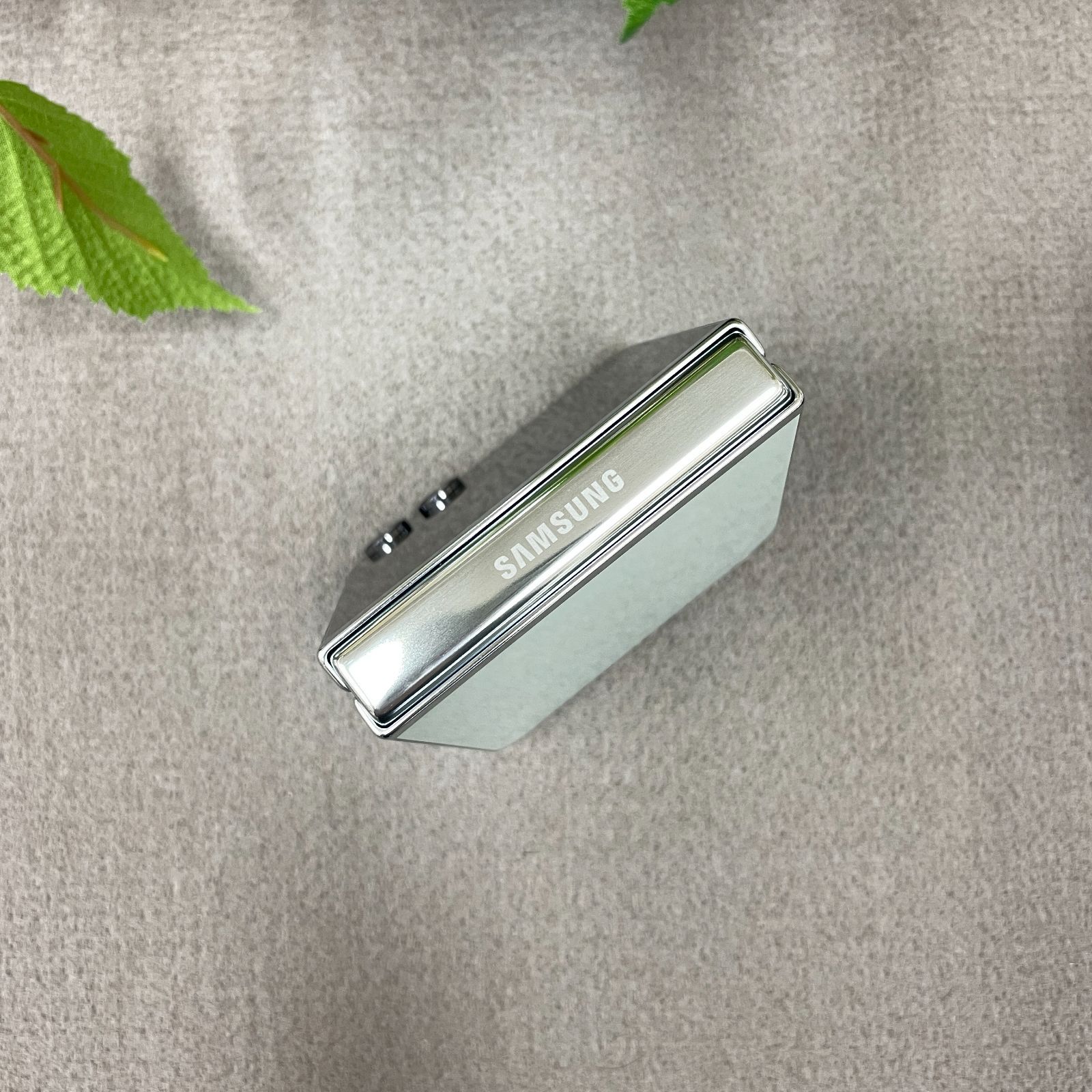新品同様 Galaxy Z Flip5 256GB ミント 国内版SIMフリー 送料無料 