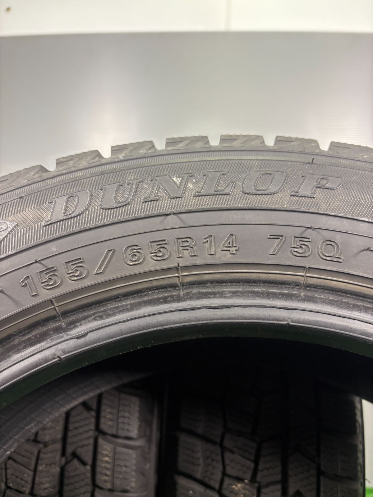  155 65 R 14 ダンロップ WM 02 製 4本 冬 タイヤ スタッドレス TA 849 14インチ スタッドレス