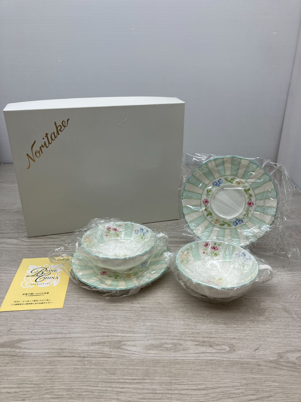 ♥ 廃盤品 Noritake FLOROLA ティー碗皿ペアセット ボーンチャイナ C 12-31