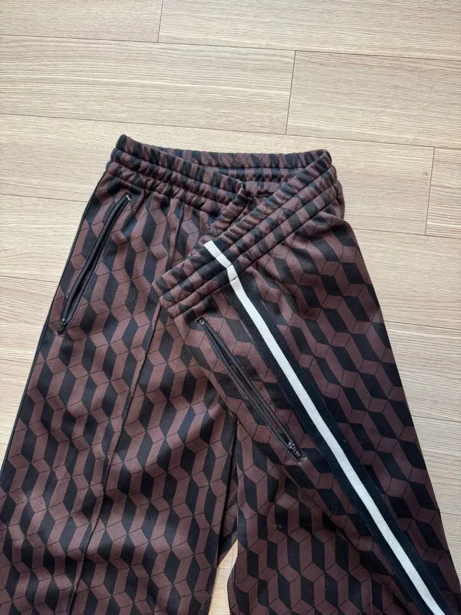 UNITED ARROWS - SONS トラックパンツ Lサイズ