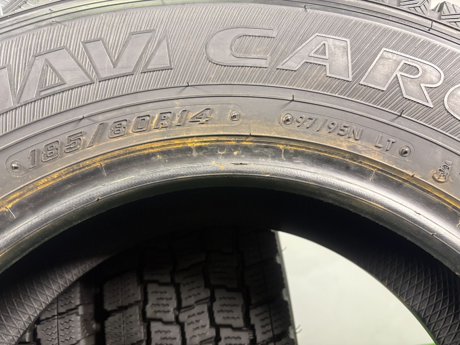 タイヤ スタッドレス