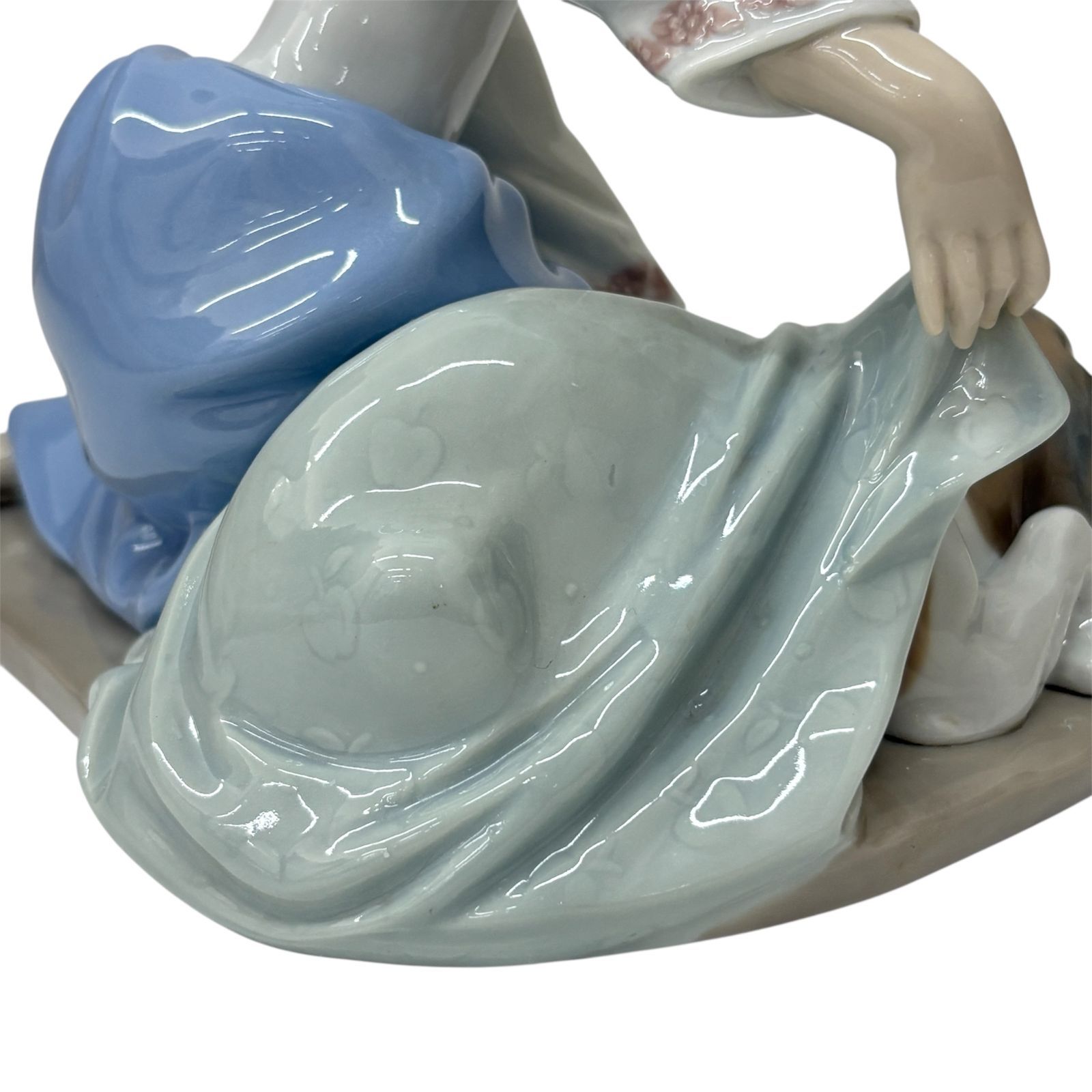 リヤドロ LLADRO】風邪をひかないように #5688 犬と少女 置物 陶器