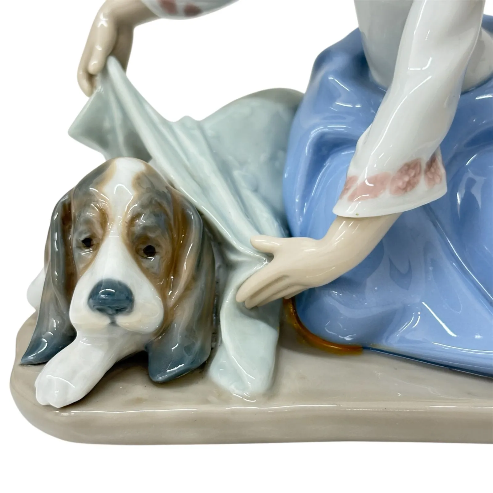 リヤドロ LLADRO】風邪をひかないように #5688 犬と少女 置物 陶器
