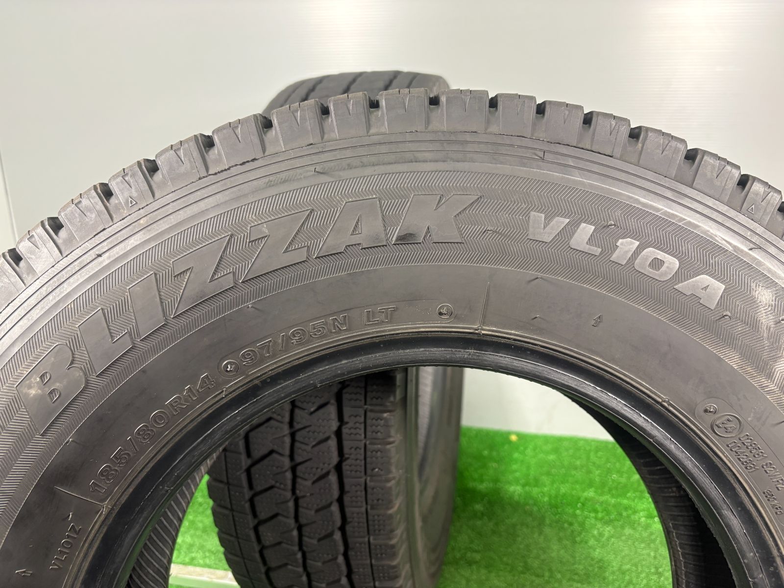  185 80 R 14 LT ブリヂストン VL 10 A 製 2本 冬 タイヤ スタッドレス TA 859 14インチ スタッドレス