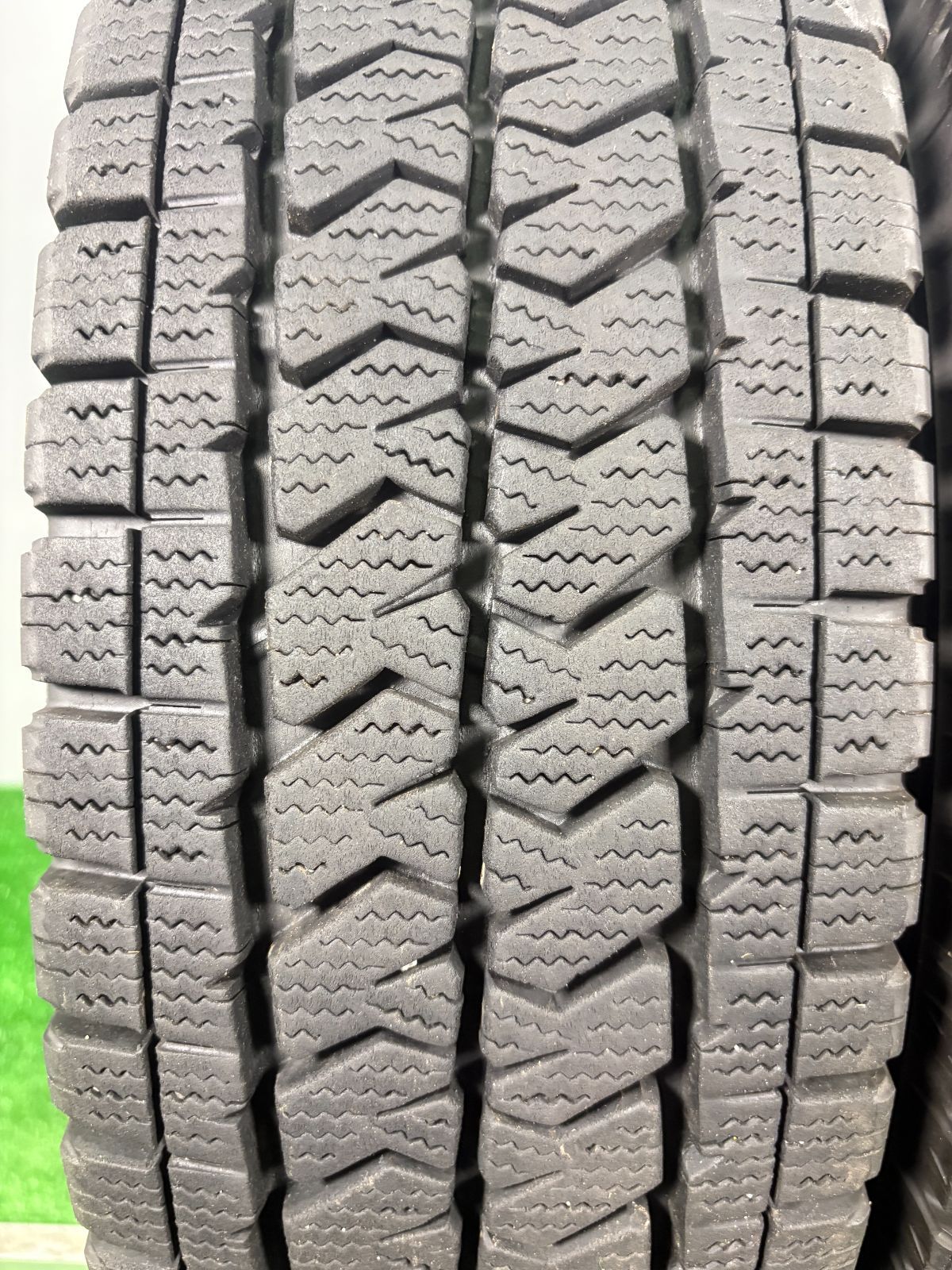 185 80 R 14 LT ブリヂストン VL 10 A 製 2本 冬 タイヤ スタッドレス TA 859