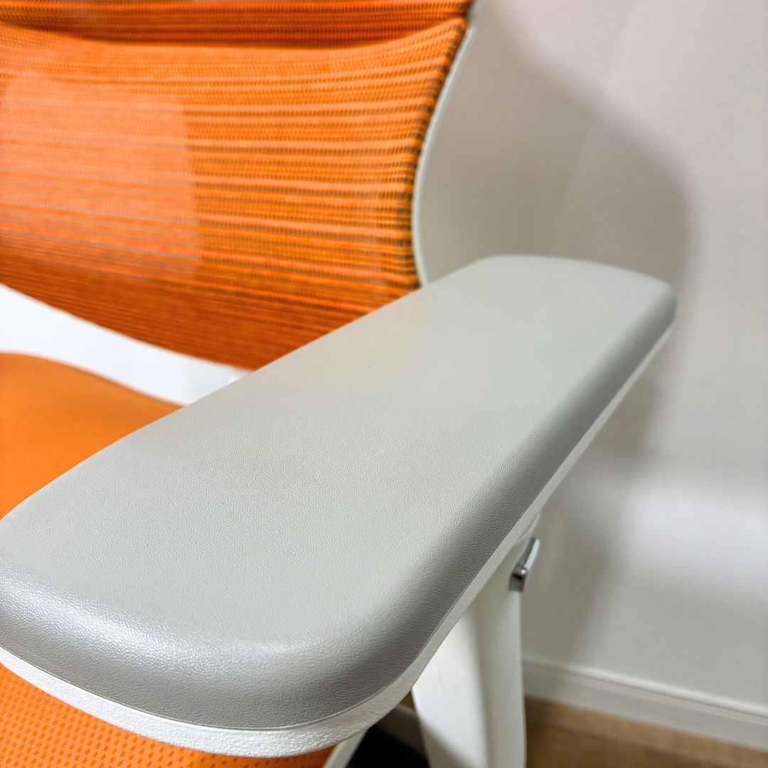 オレンジ ジャケットハンガーなし