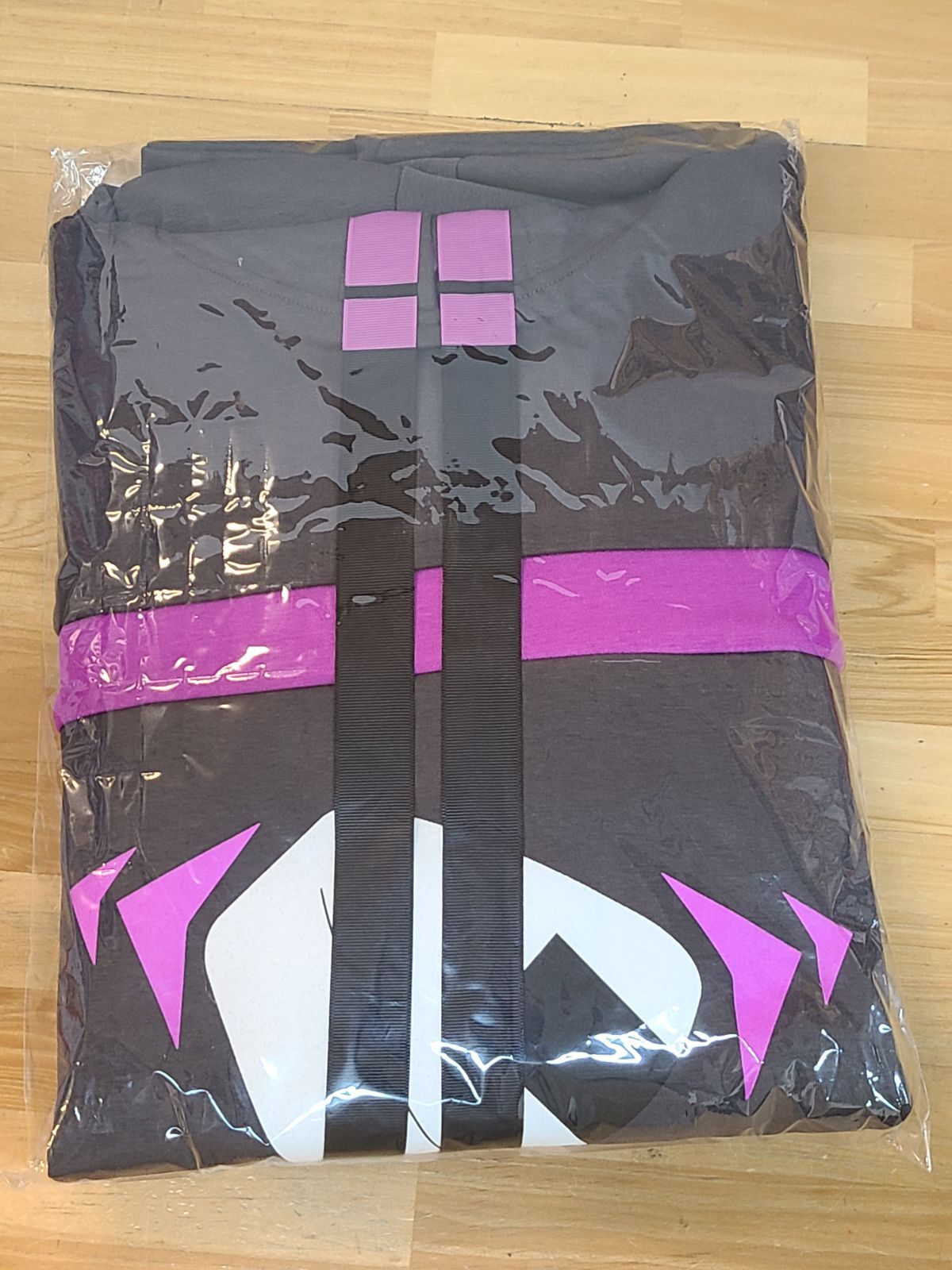 ホロライブ 猫又おかゆ 記念2025 おかゆとおそろい!パーカー E 4262 001 78