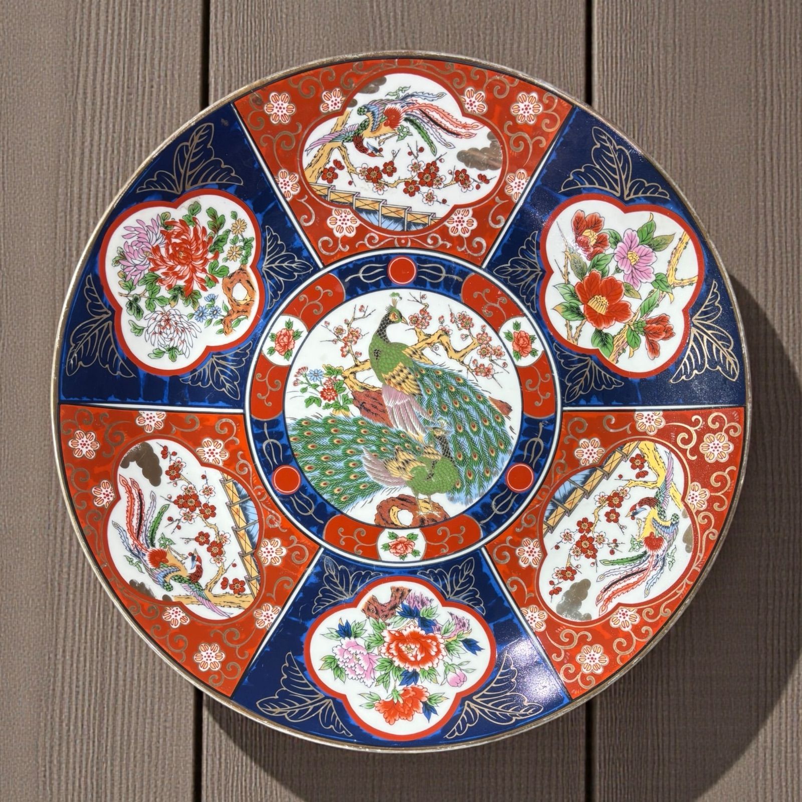 伊万里焼　秀峰作　大皿　飾り皿　孔雀図　3枚セット 伊万里焼 秀峰作 大皿 飾り皿 孔雀図 3枚セット