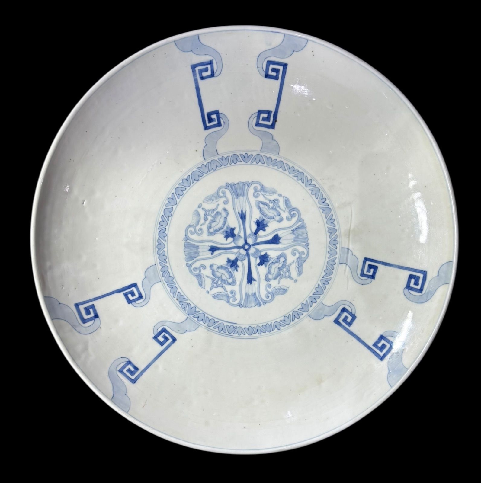 染付 大皿 湾曲 草花文図 丸皿 取り皿 飾り皿 和食器 時代物 伊万里