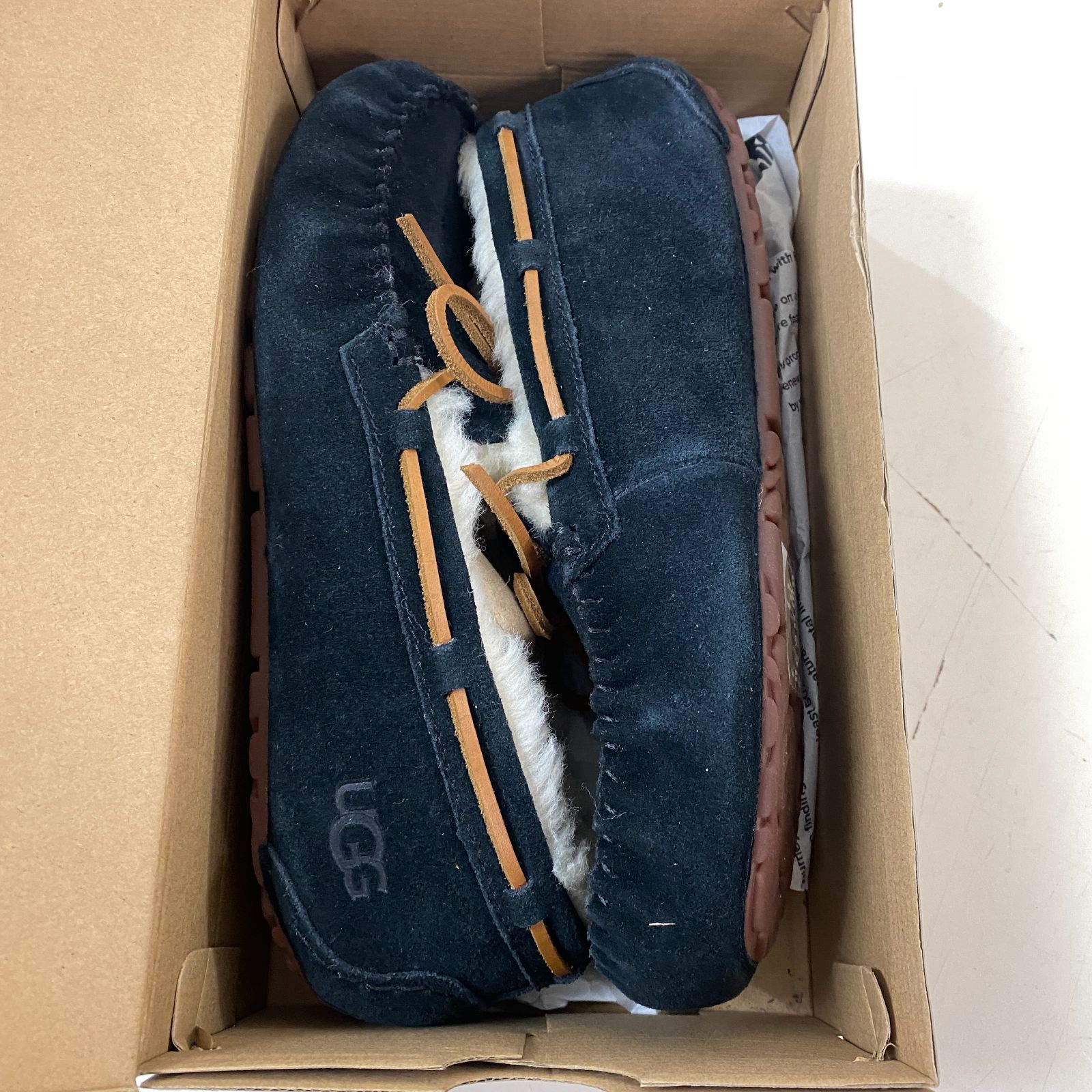 C341 UGG DAKOTA モカシン ローファー 579088 ブラック US8 27 cm