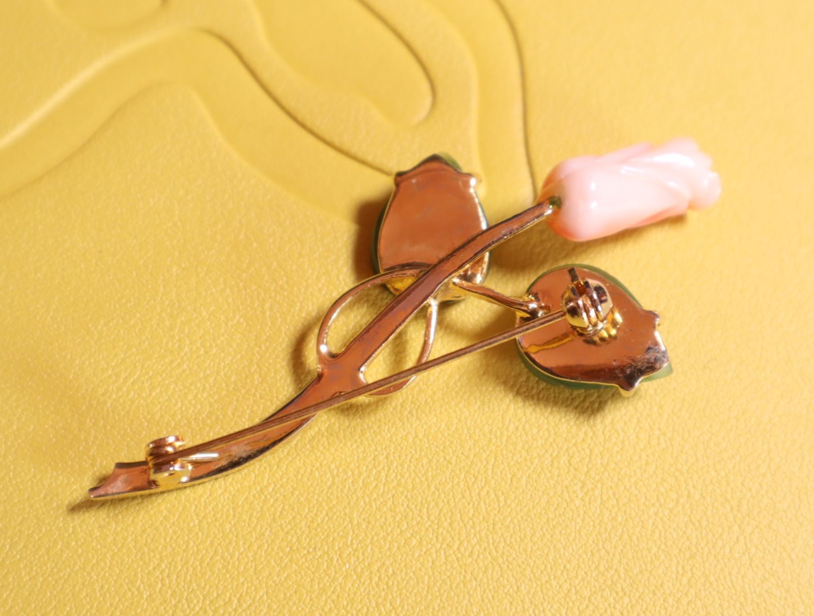 珊瑚 翡翠 ブローチ - メルカリ