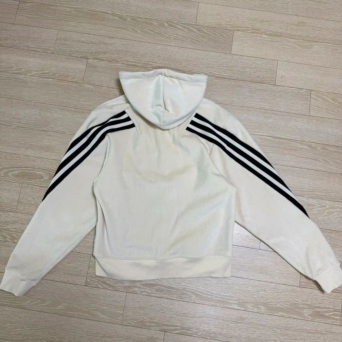 adidas ジップアップジャケット ホワイト/ブラウン adidas (アディダス 