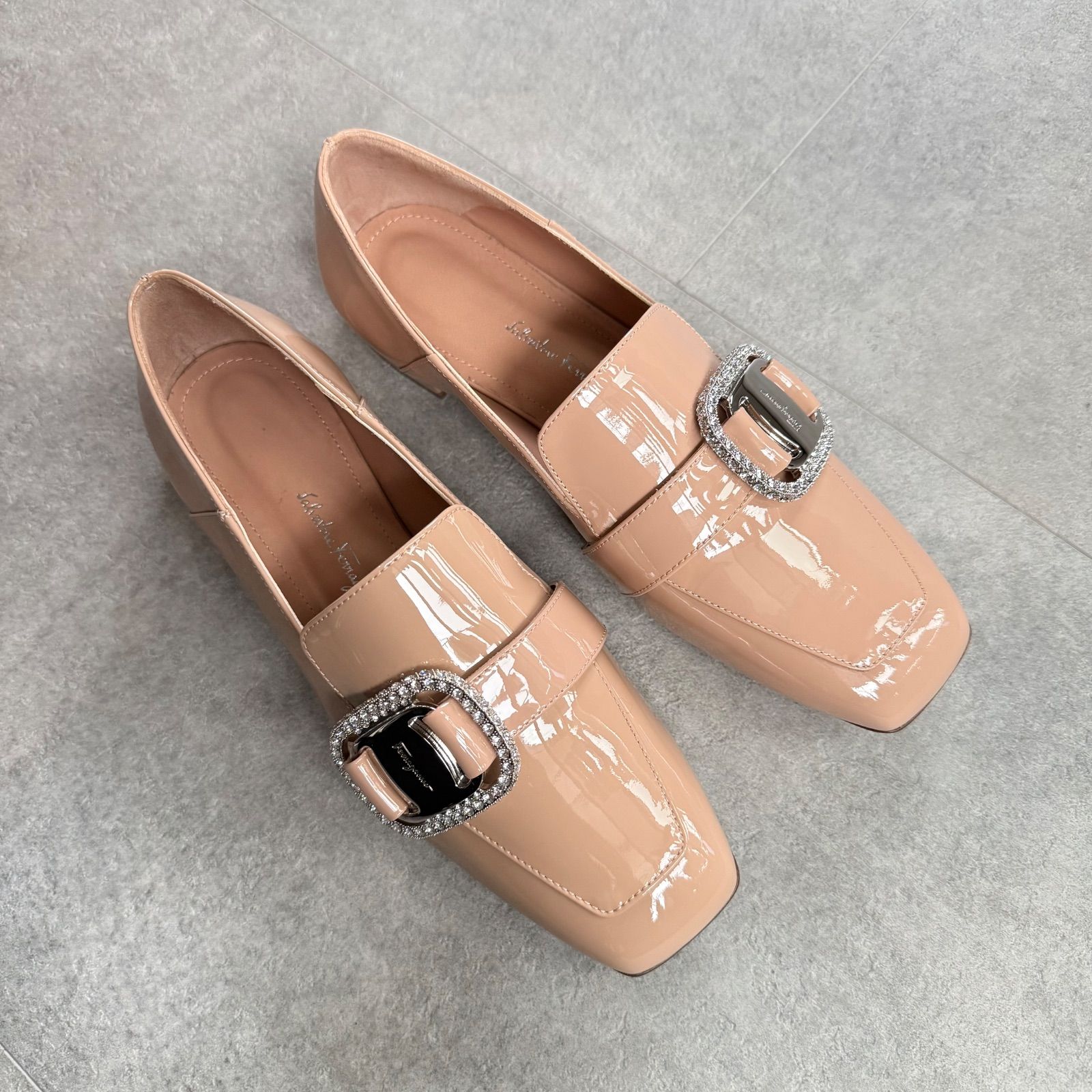 未使用 SalvatoreFerragamo サルヴァトーレフェラガモ パテントレザー