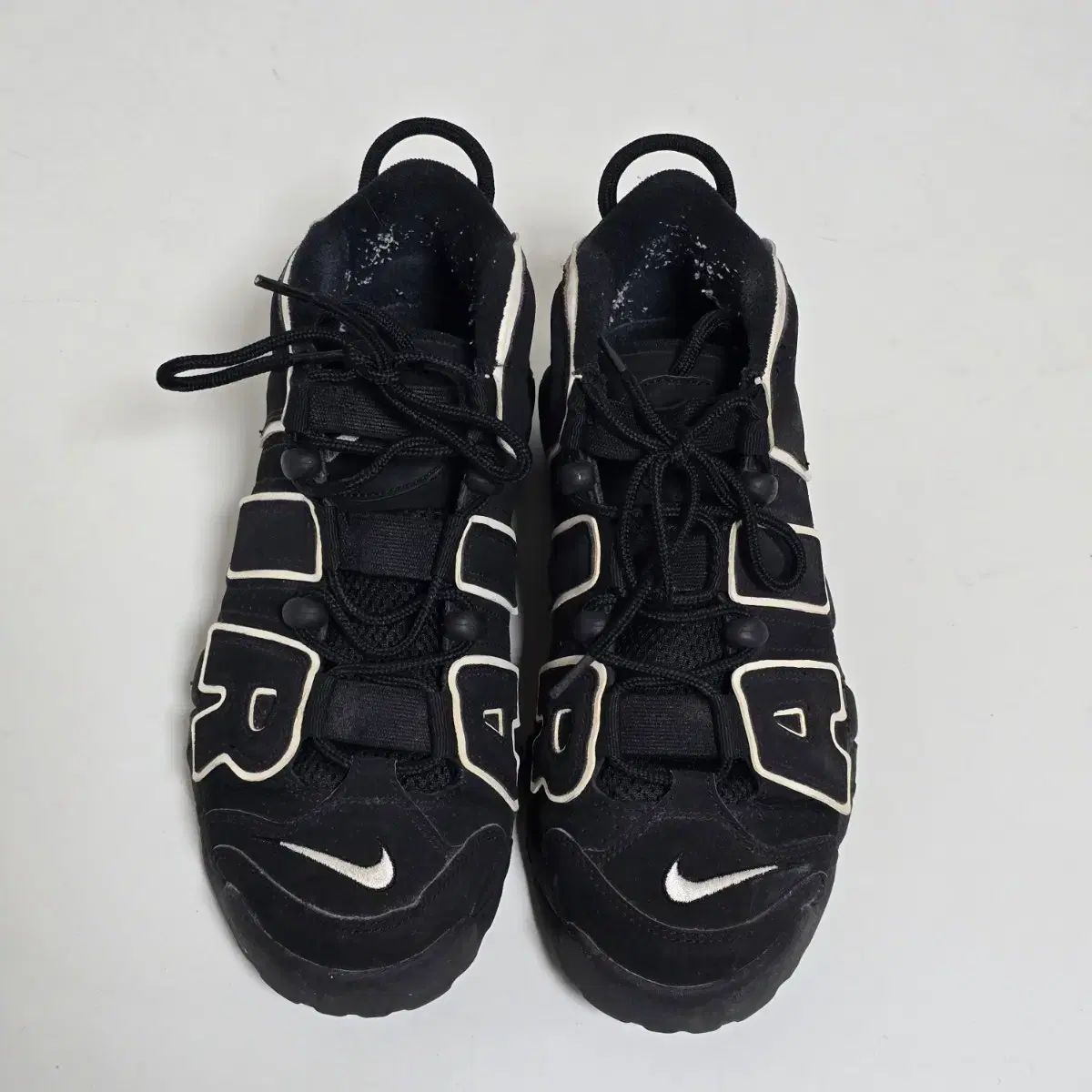 ナイキ エア モア アップテンポ ブラック 255 e