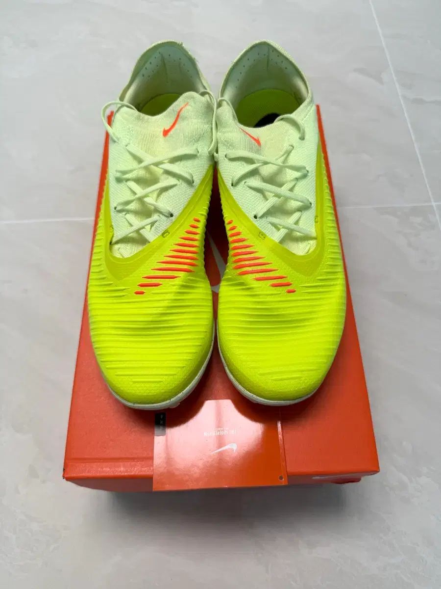 ナイキ FANTOM 6 プロ TF 260 mm