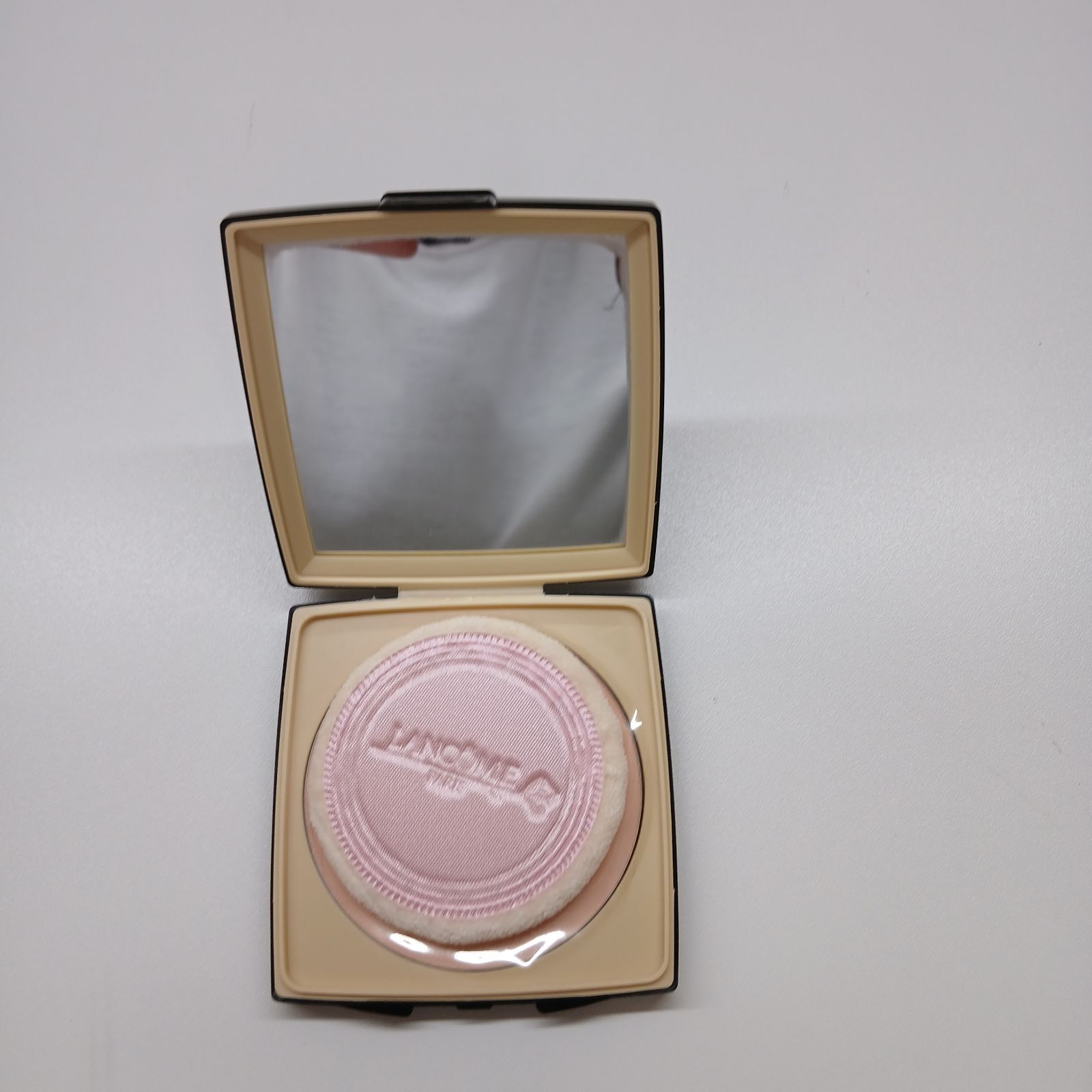 新品未使用品　ランコムコンパクトパウダーマキフィニッシュコンパクトパウダー02 ランコム マキフィニッシュ プードル コンパクトパウダー 02 CO-A1484C