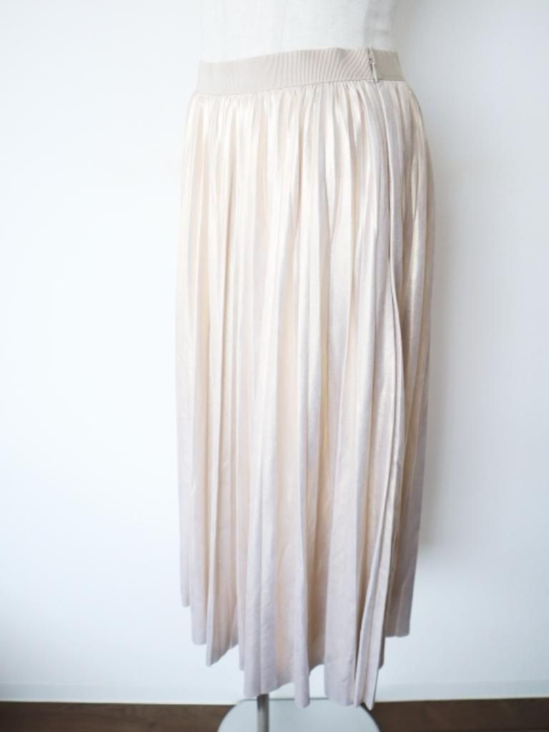 製 ANAYI アナイ ホイルクリスタルプリーツスカート Sサイズ 36 光沢がかったベージュ 裏地あり ストレッチ素材 定価29 700円 み 6460042