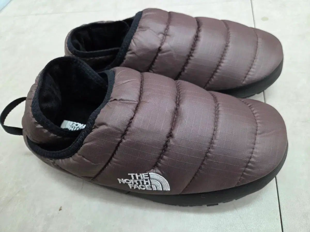 ザノースフェイス ダウン ミュール スリッパ ブラウン