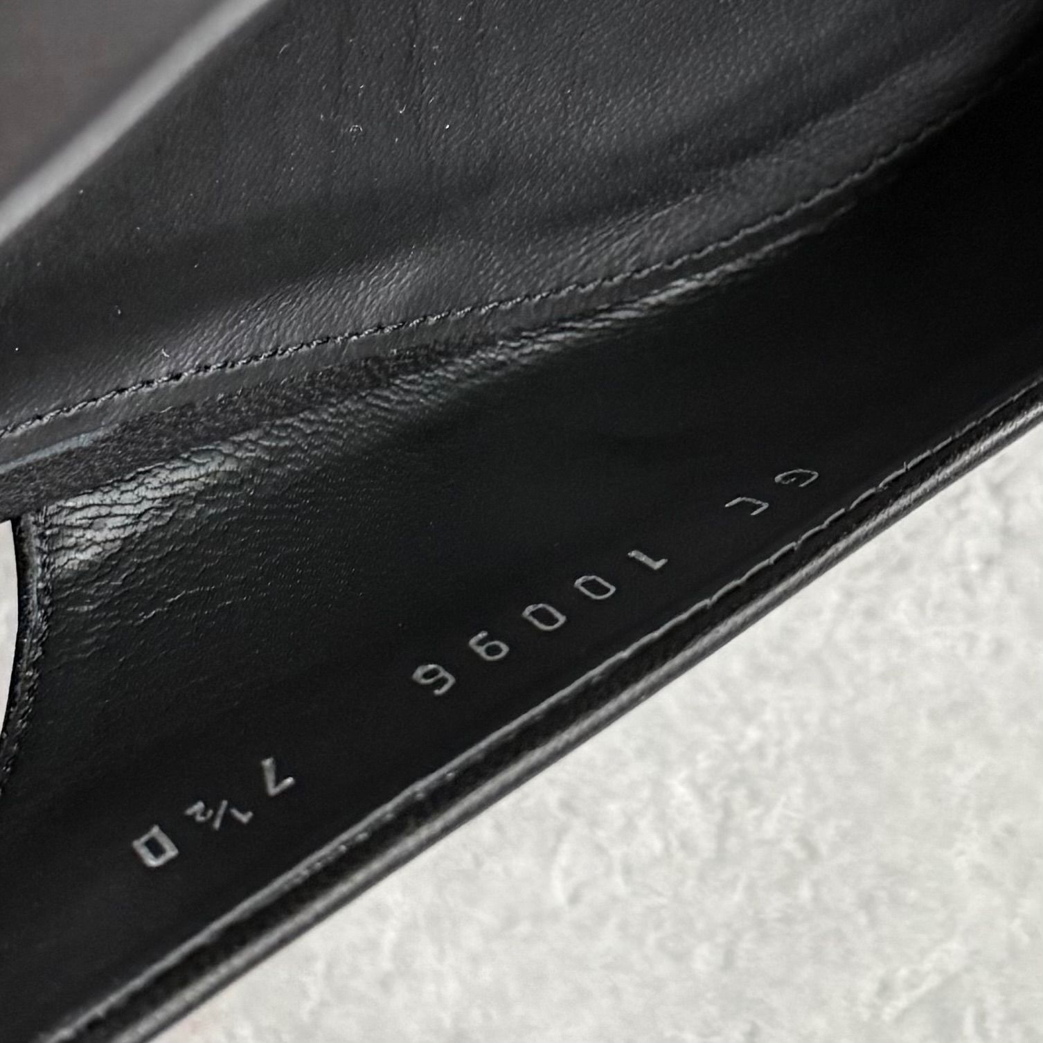  SalvatoreFerragamo サルヴァトーレフェラガモ VIVA スリングバックパンプス ブラック 黒 レザー 7 1 2 D レディースシューズ 24.5 cm ヴァラリボン ハイヒール パンプス パンプス