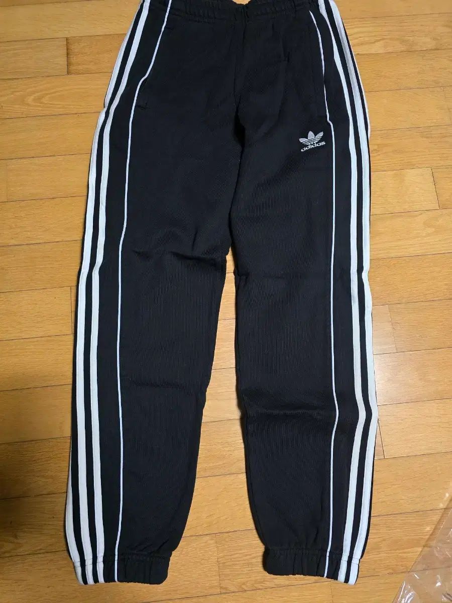M アディダス パイプ クルー ボトムス