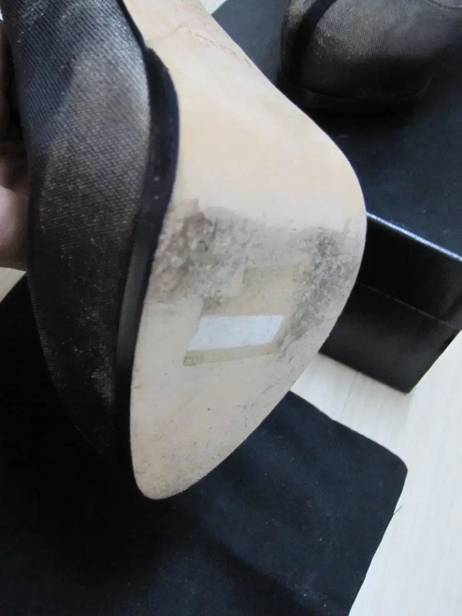 正規品 FENDI フェンディ 靴 スキントーン サテン ブラック シースルー ヒール シューズ FENDI パンプス　　新品未使用！