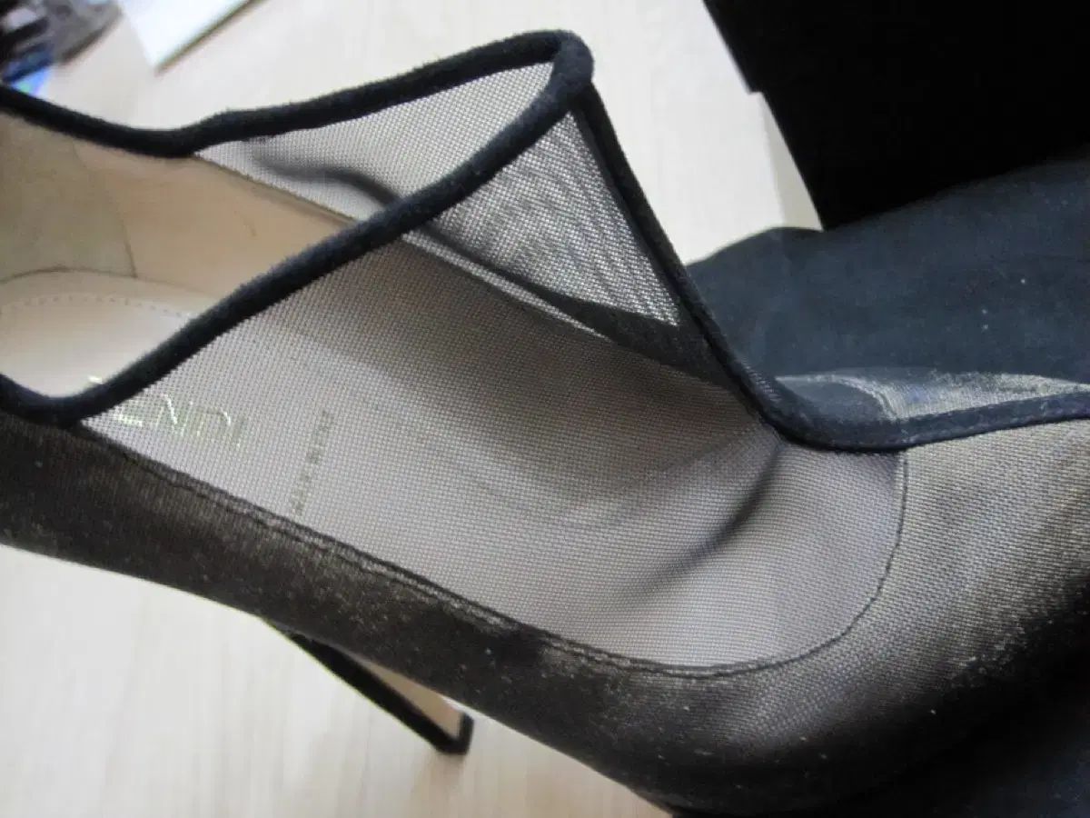 正規品 FENDI フェンディ 靴 スキントーン サテン ブラック シースルー ヒール シューズ FENDI パンプス　　新品未使用！