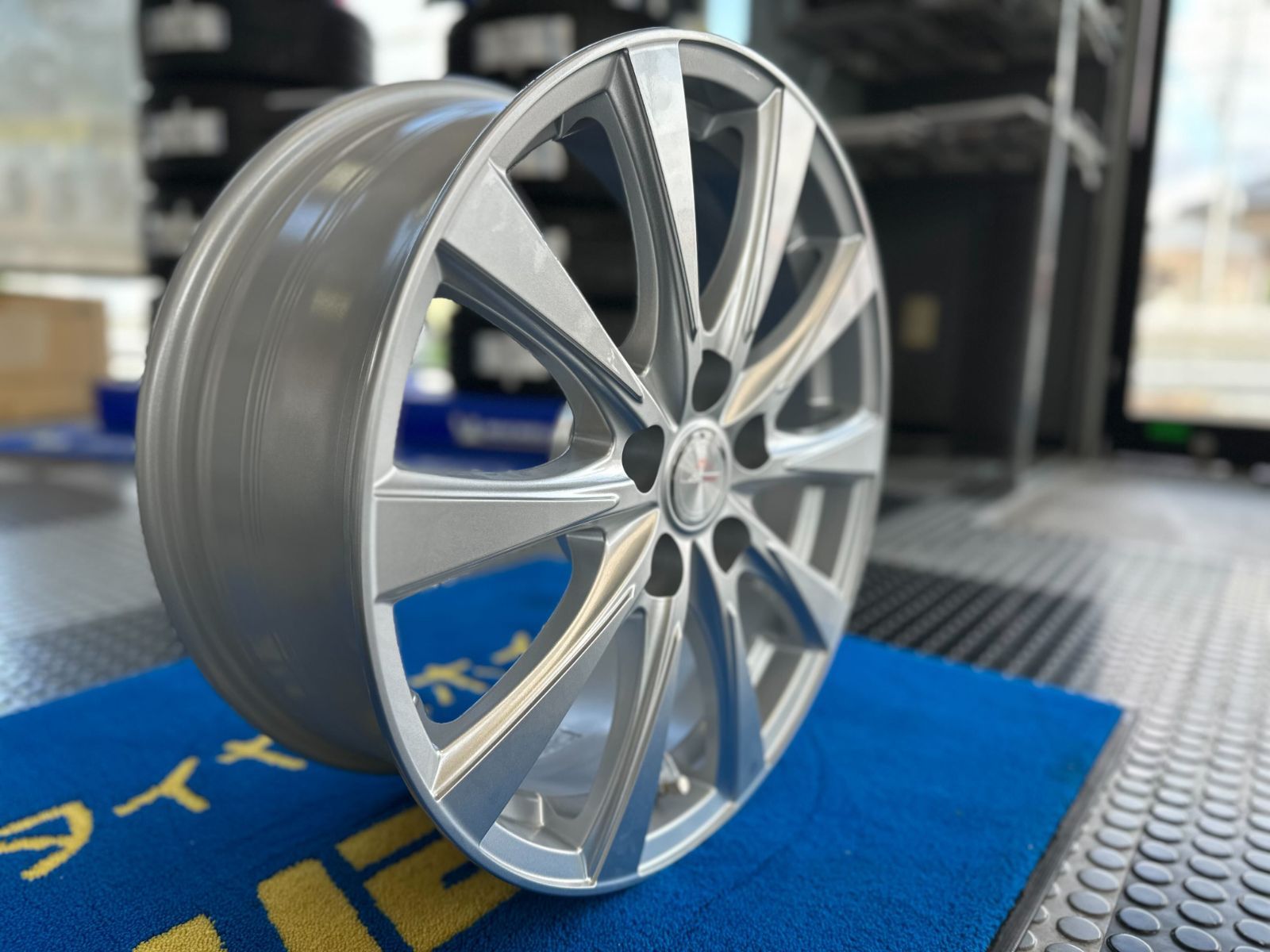 ピレリ ウィンターアイス