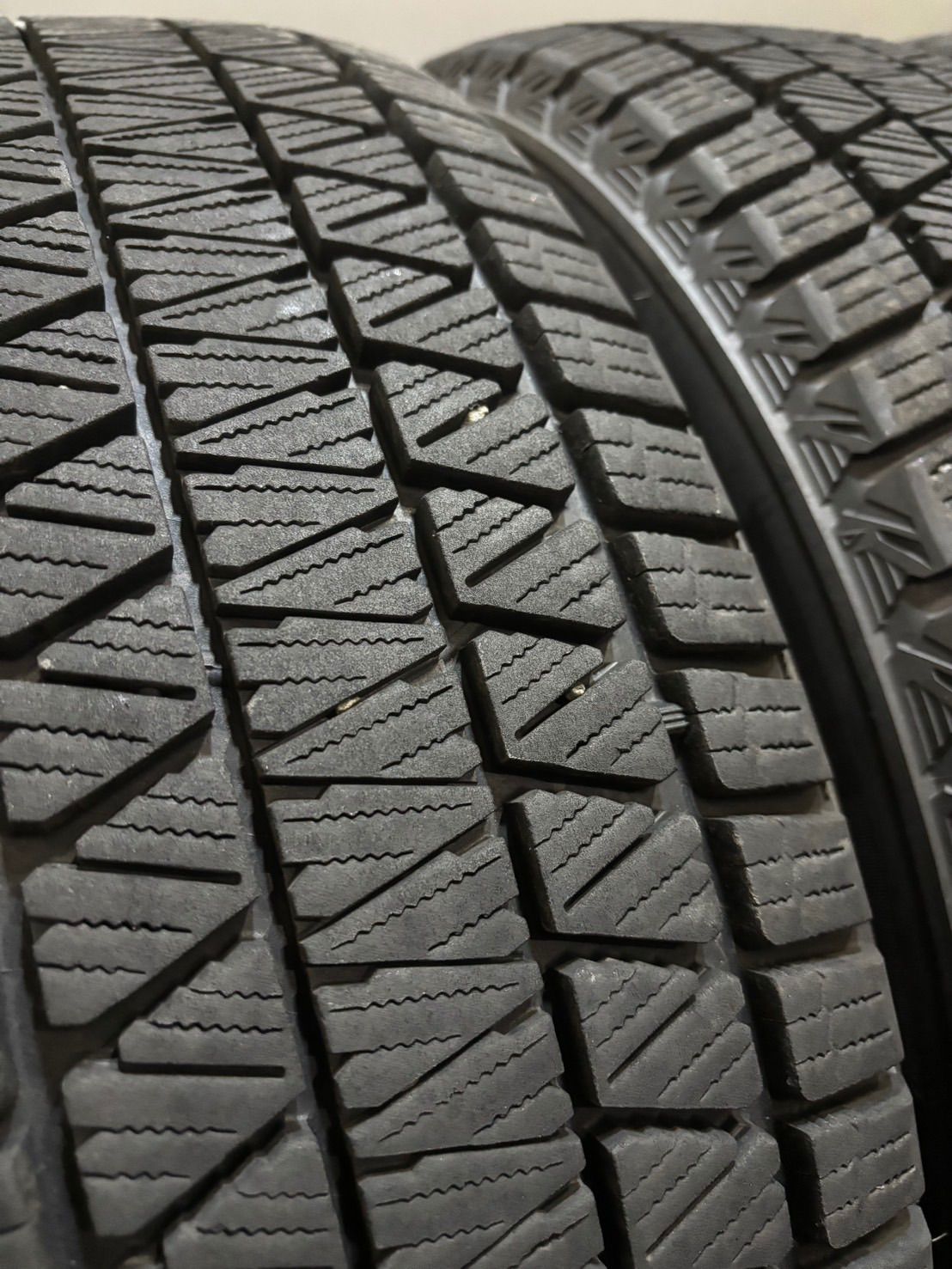  225 60 R 18 DM V 3 20年製 スタッドレス 4本 ブリヂストン ブリザック RAV 4 ハリアー エクストレイル 南7 L 26 18インチ スタッドレス