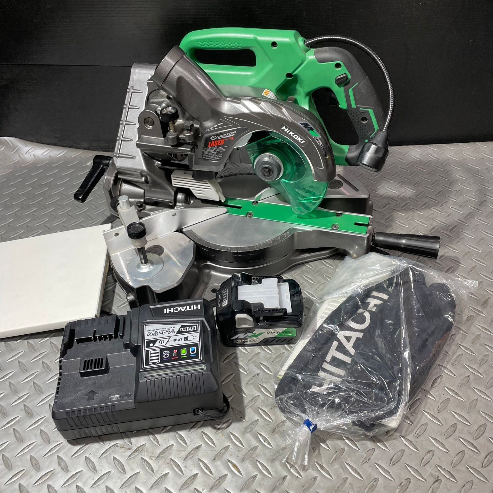 ハイコーキ HIKOKI 旧 日立工機 コードレス卓上スライド丸のこ XP