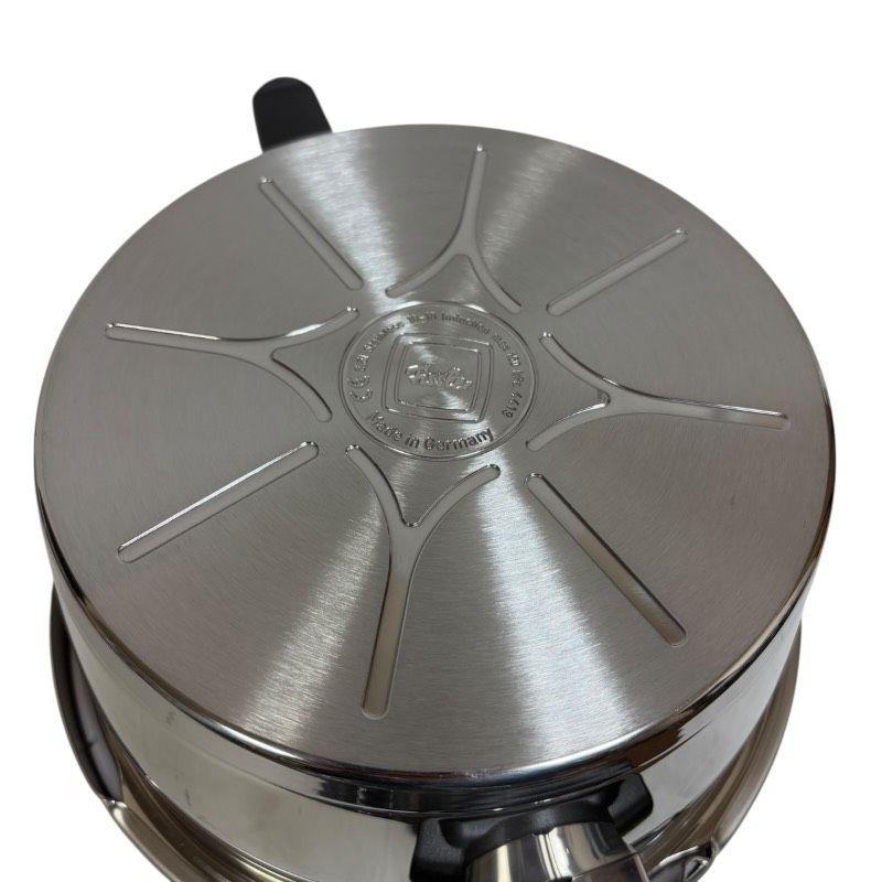 金属部わずかに経年変色 本体