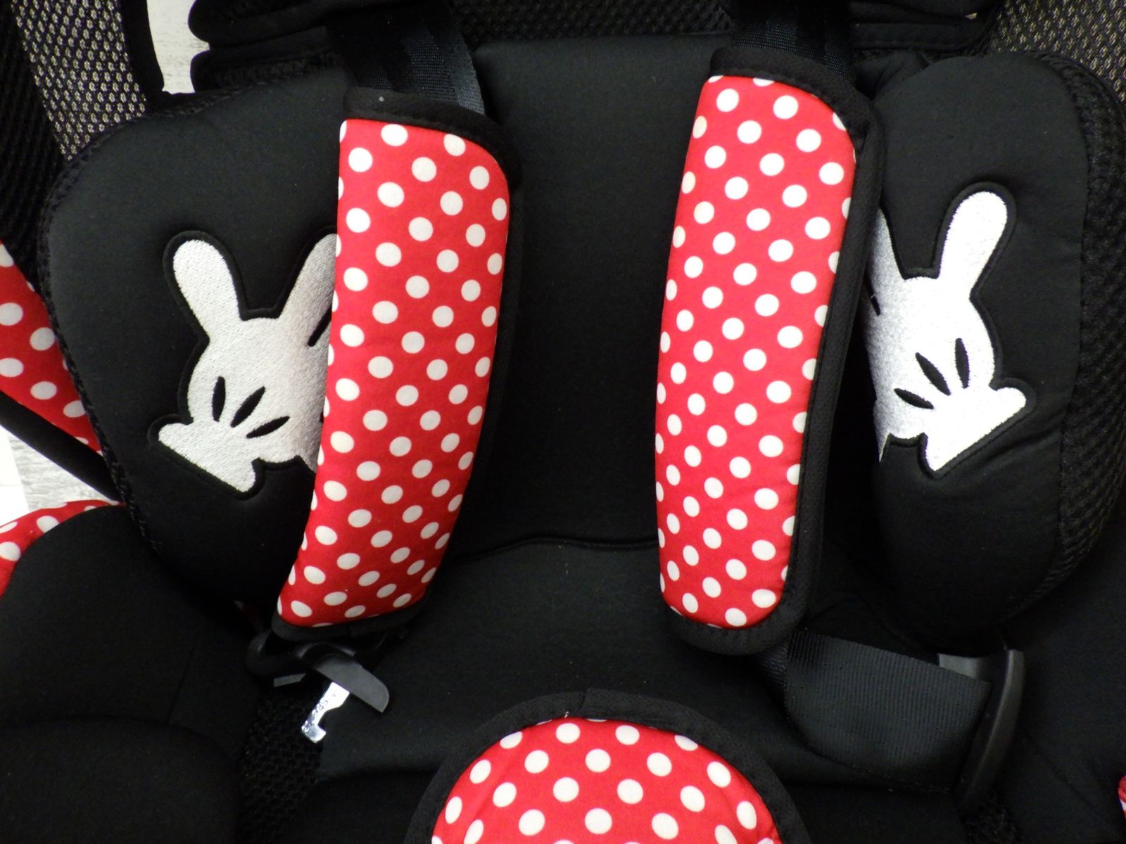 チャイルドシート ジュニアシート ディズニー ミニーマウス 1〜11歳 9 kg～36㎏ ブラック 品