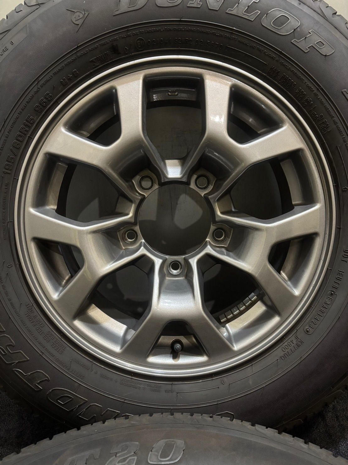 195 80 R 15 DUNLOP AT 20 23年製 スズキ JB 74 シエラ 15インチ 5 J 139 7 H 夏タイヤ 4本 南4 L 27