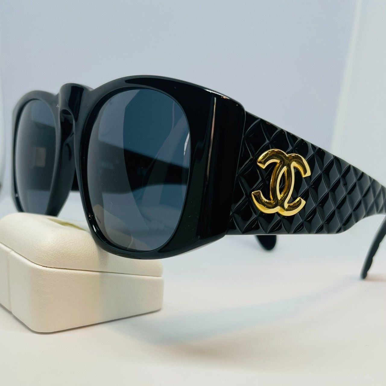 CHANEL サングラス マトラッセ ココマーク ブラック