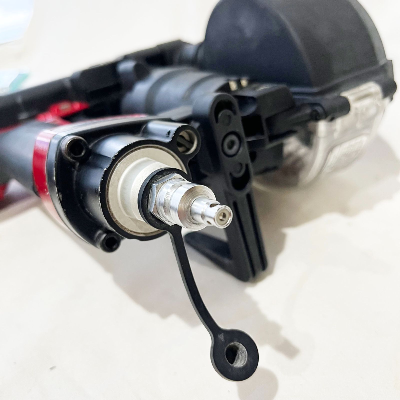 高圧エアビス打ち機