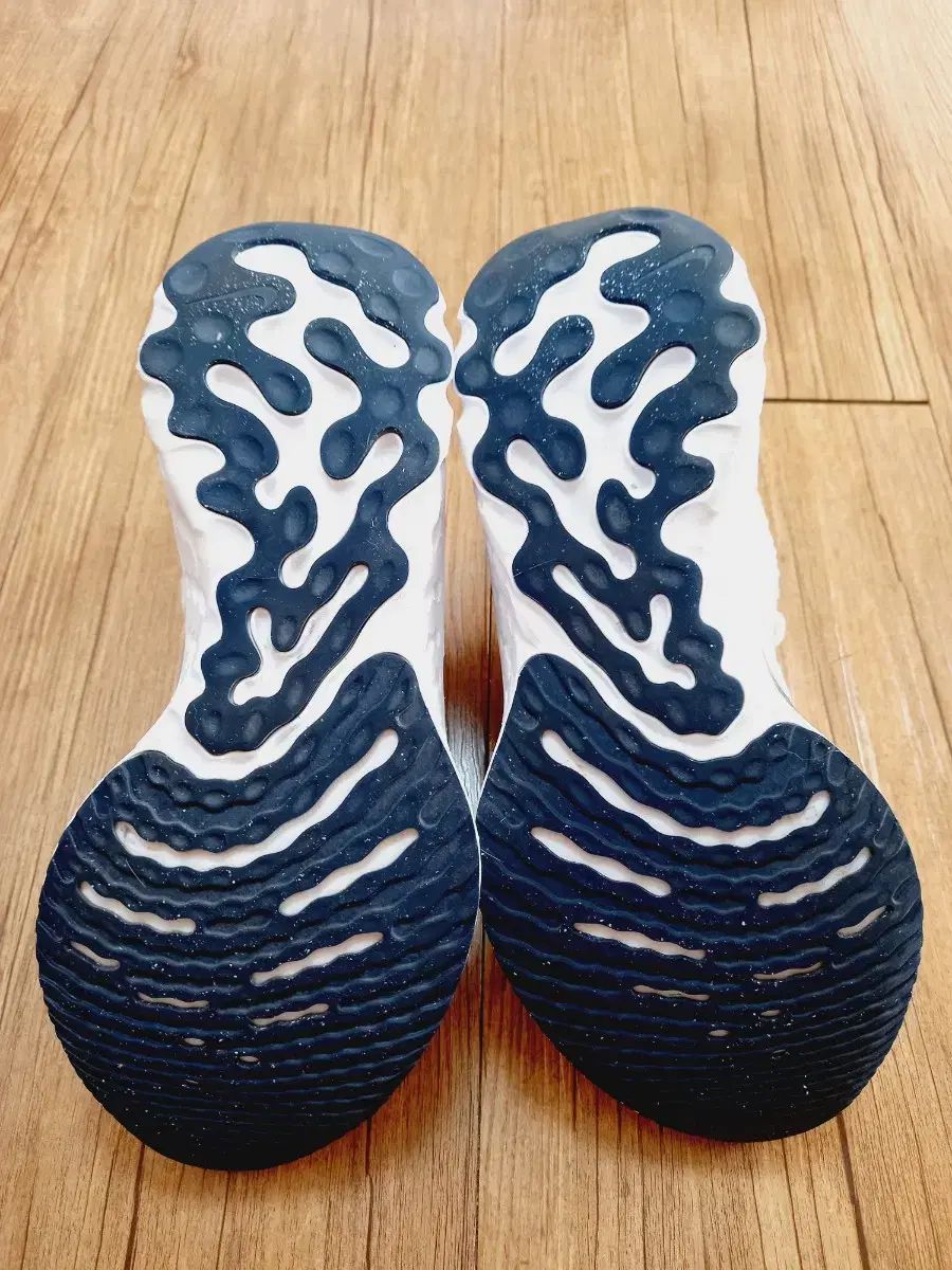 ナイキ リアクト