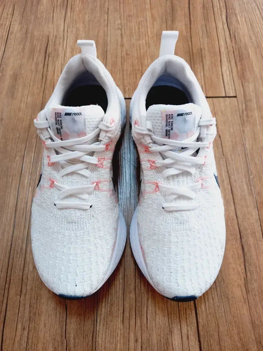 ナイキ リアクト