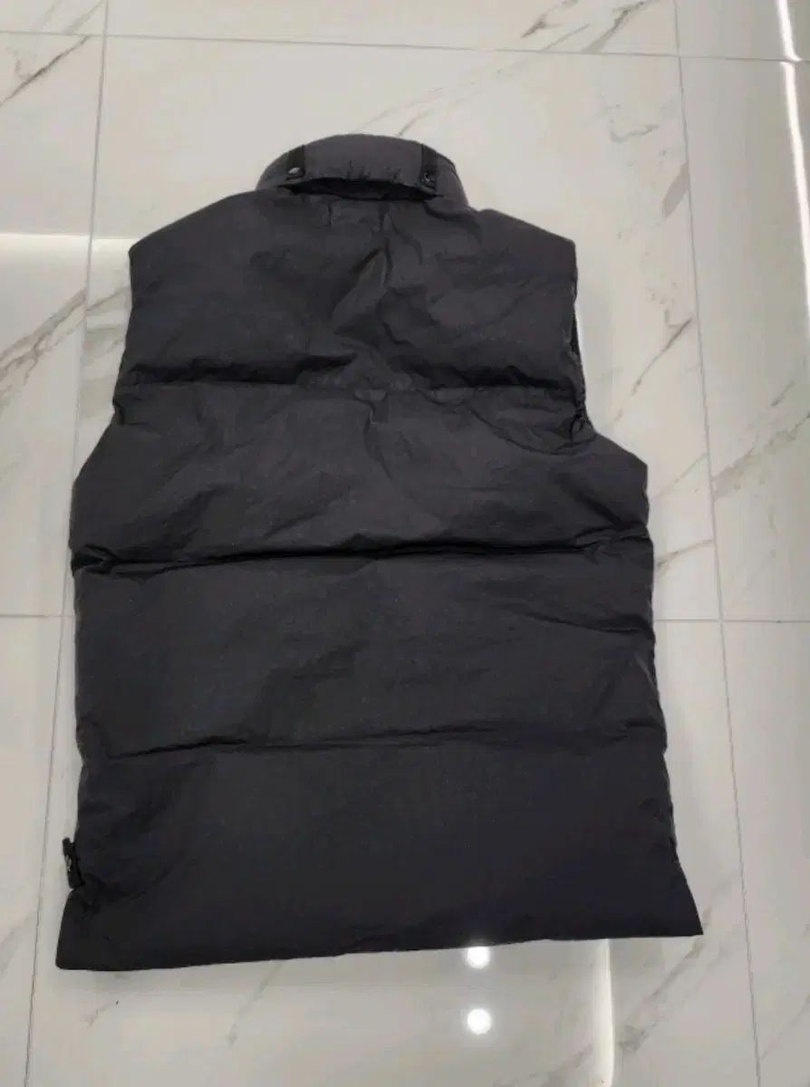 ストーンアイランド ジュニア ブラック ダウン ベスト