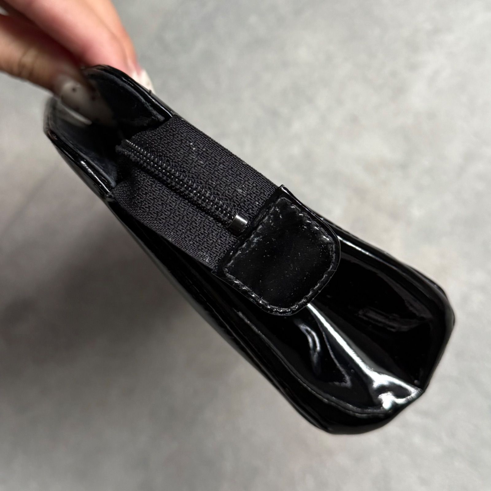 【美品】CHANEL ポーチ レザー ココマーク ロゴ金具 ブラック 希少品 CHANEL シャネル ココマーク ポーチ 黒 ゴールド金具 パテント